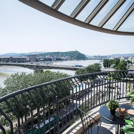 Two-storey Riverside Panorama *