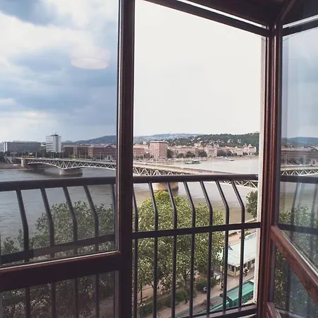 Two-storey Riverside Panorama Appartement Boedapest